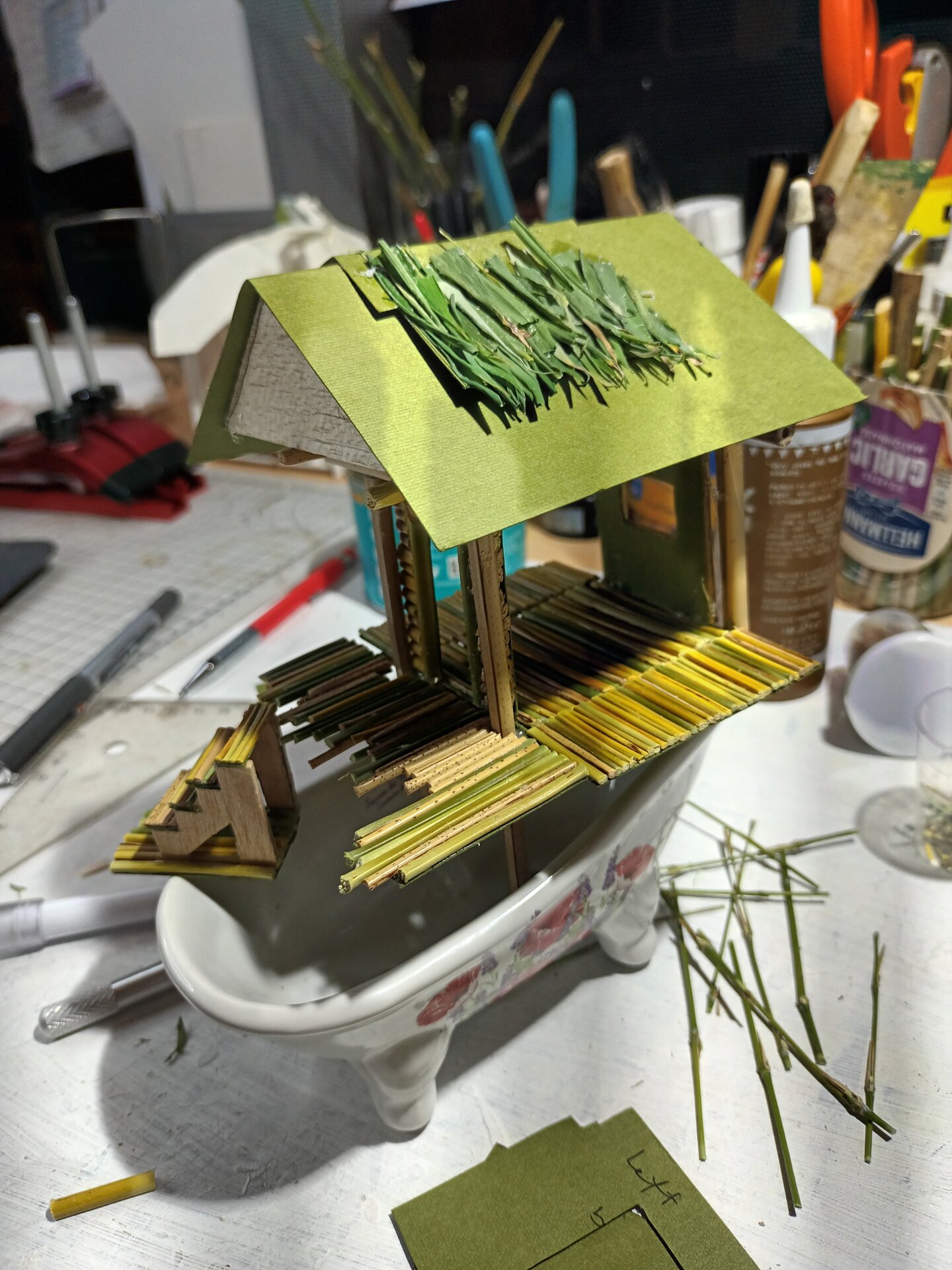 Bamboo sorted by diameter and paper bases prepared