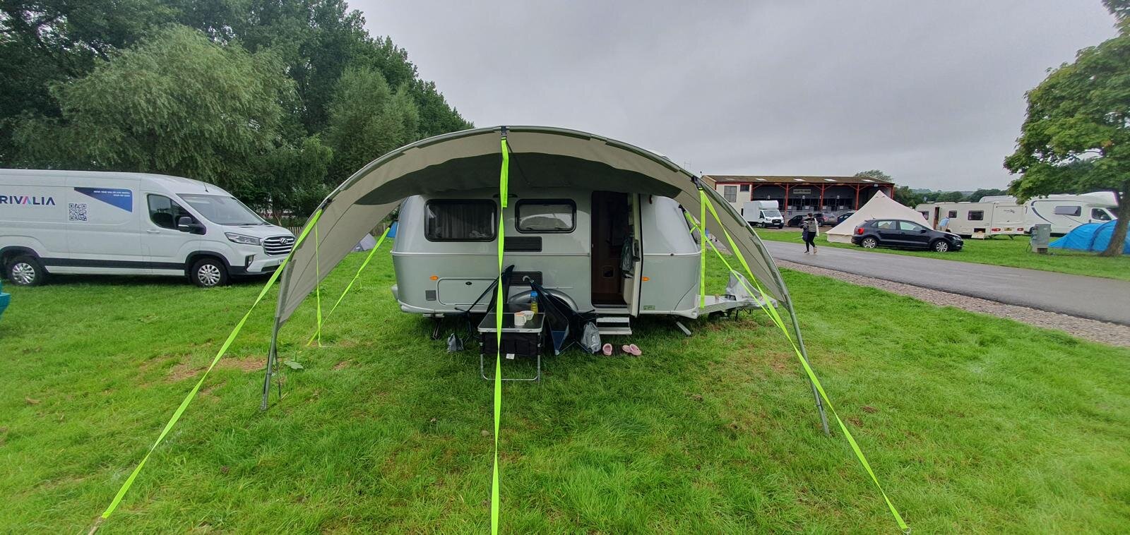 Scene coming together