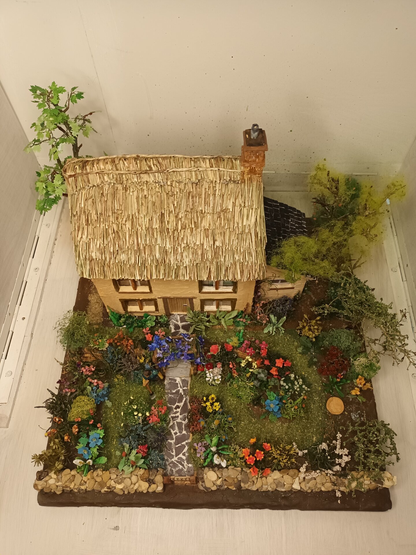 English Country Garden - Gallery Image