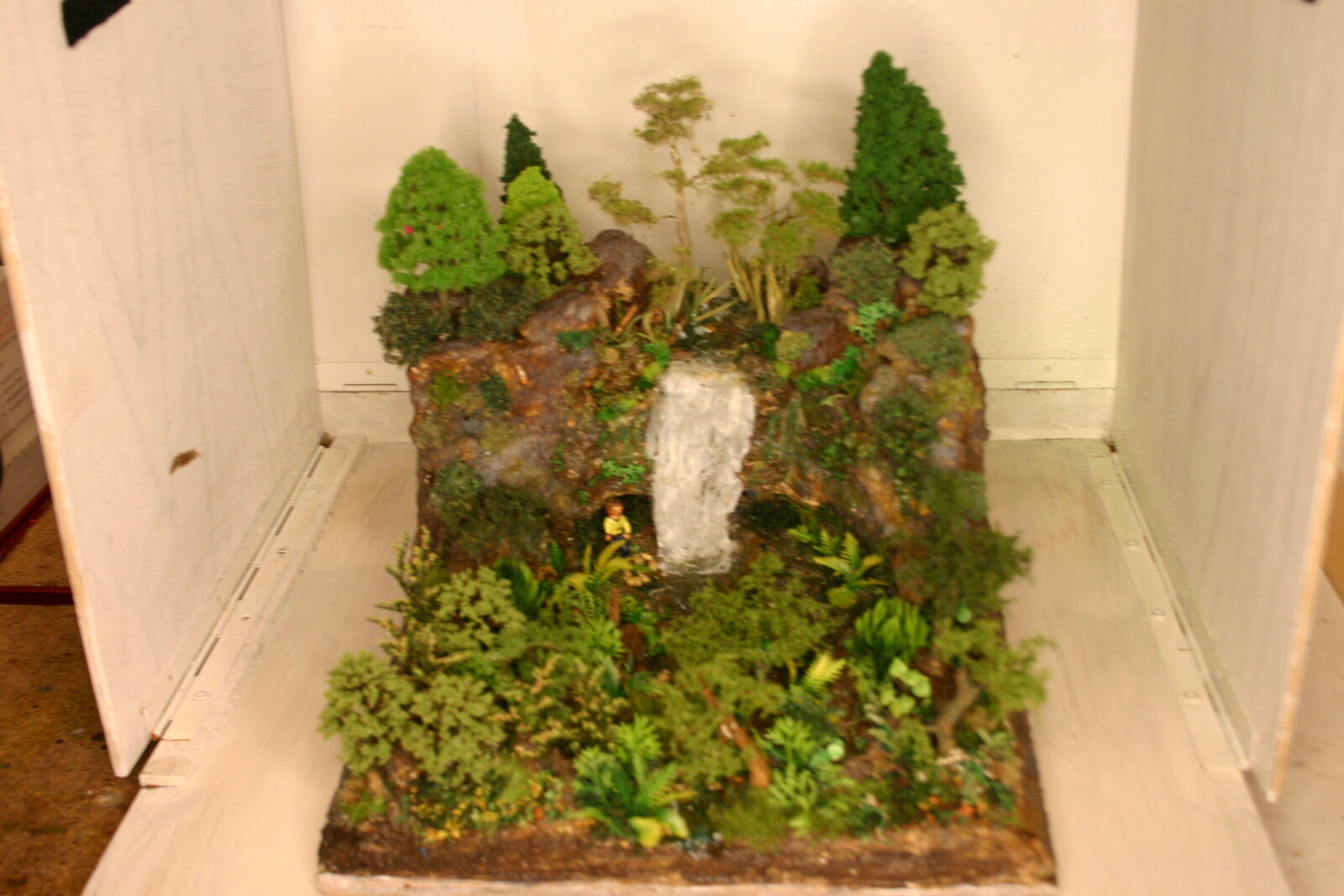 Henrhyd Falls - South Wales Waterfall Diorama - Gallery Image