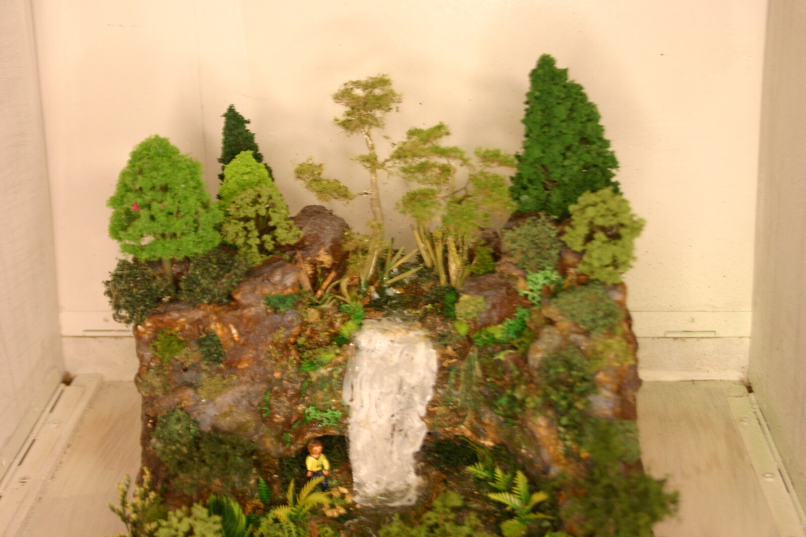 Henrhyd Falls - South Wales Waterfall Diorama - Gallery Image