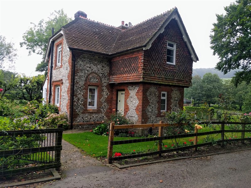 Cottage situated in the Meon Valley, Hampshire, UK, taken during a leisure drive in 2017